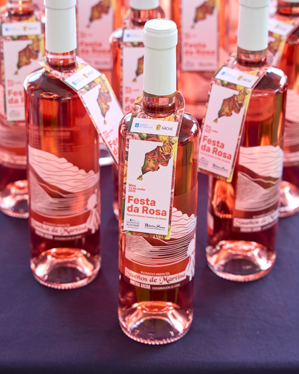 7182407_fr_etiqueta_botella_fiesta_rosa_2025