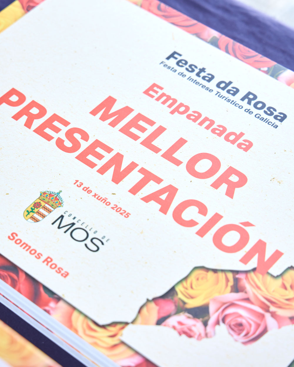 7886909_fr_diplomas_botella_fiesta_rosa_2025